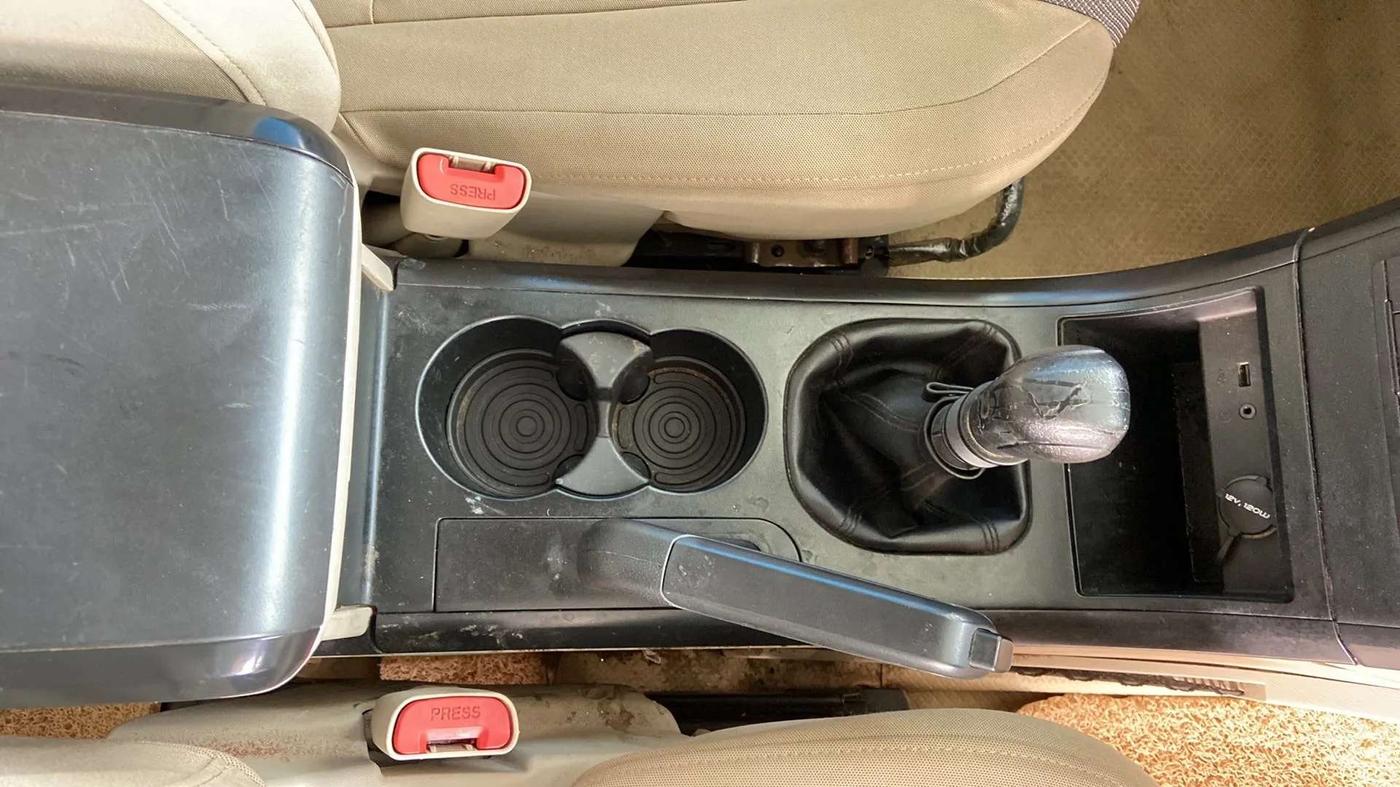 2016 Mahindra XUV500 W4, Diesel, Manual, 45,852 km, Gear Lever