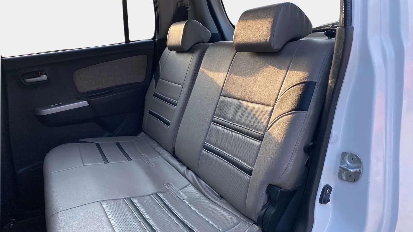 2015 Maruti Wagon R 1.0 VXI, Petrol, Manual, 59,741 km, Right Side Rear Door Cabin