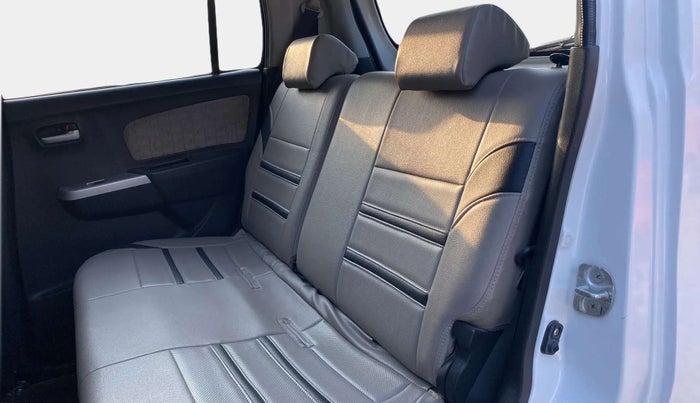 2015 Maruti Wagon R 1.0 VXI, Petrol, Manual, 59,741 km, Right Side Rear Door Cabin