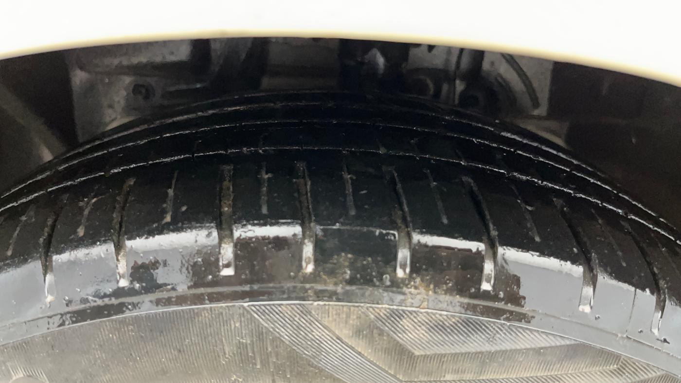 2021 Ford New Figo TITANIUM 1.2 PETROL MT, Petrol, Manual, 21,674 km, Left Front Tyre Tread