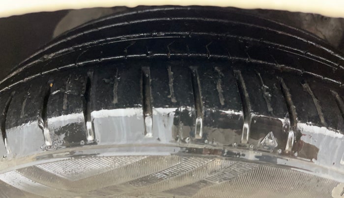 2021 Ford New Figo TITANIUM 1.2 PETROL MT, Petrol, Manual, 20,774 km, Right Front Tyre Tread