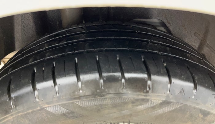 2021 Ford New Figo TITANIUM 1.2 PETROL MT, Petrol, Manual, 20,774 km, Right Rear Tyre Tread