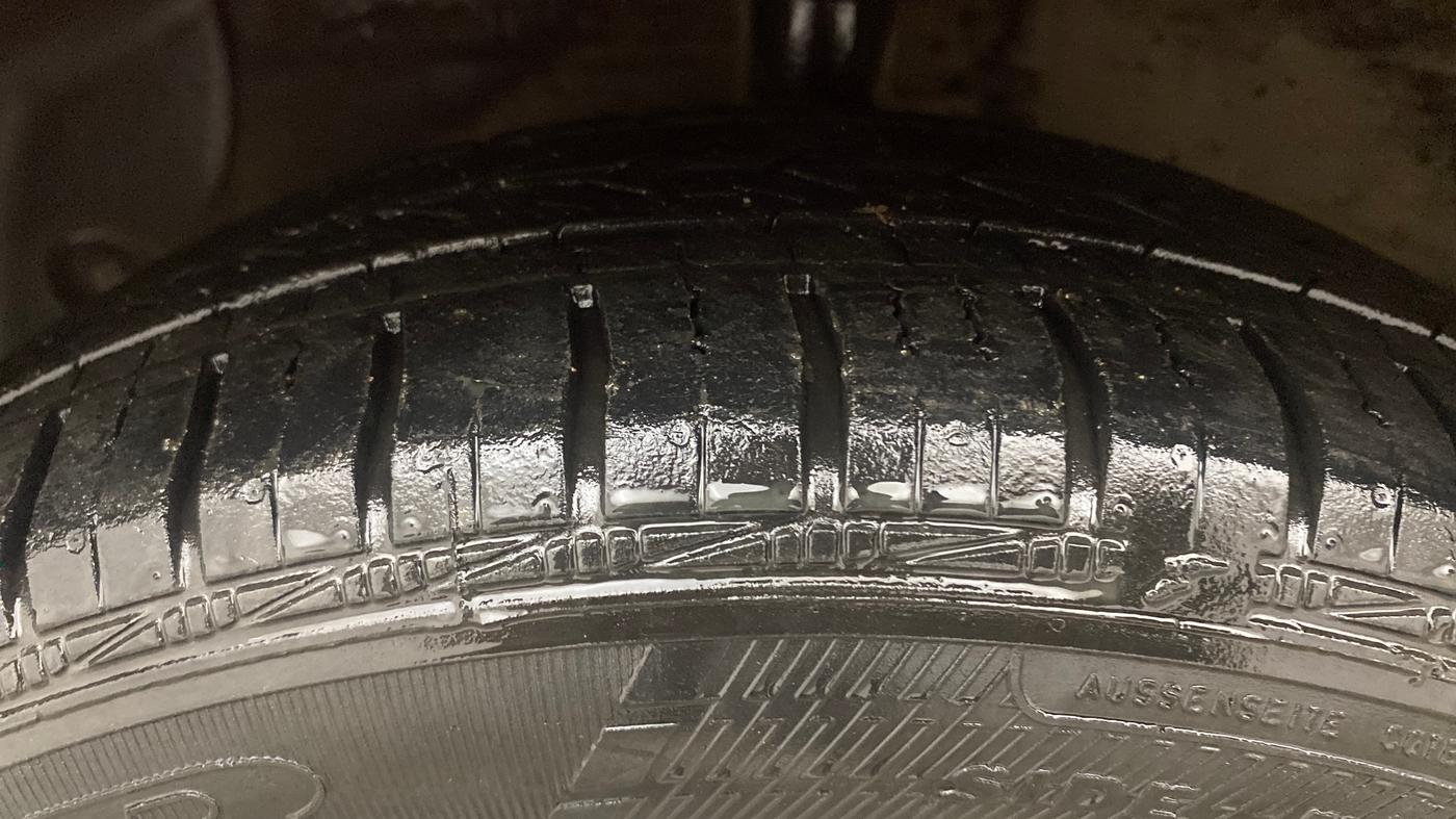 2016 Hyundai Xcent S AT 1.2, Petrol, Automatic, 46,911 km, Left Front Tyre Tread