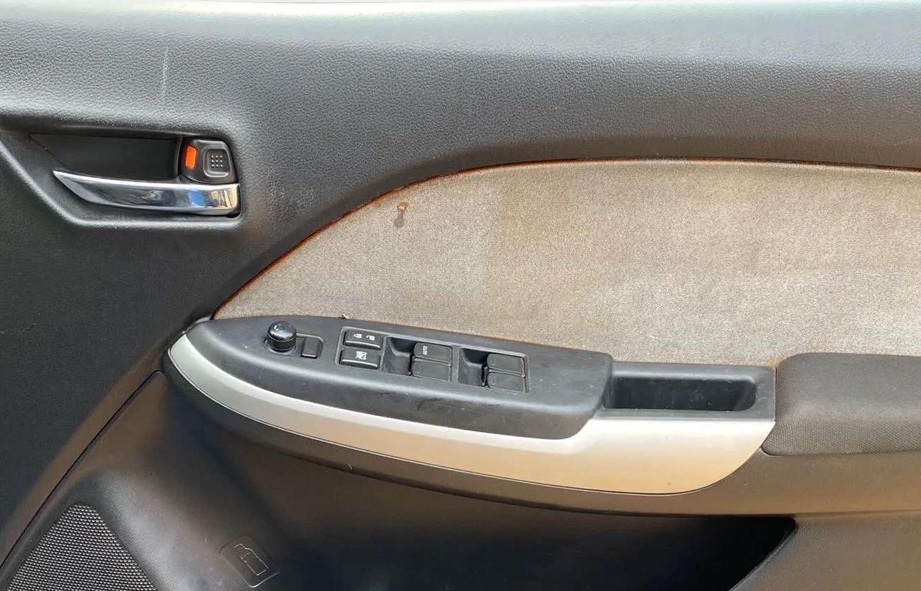 2017 Maruti Baleno DELTA PETROL 1.2, Petrol, Manual, 85,366 km, Driver Side Door Panels Control