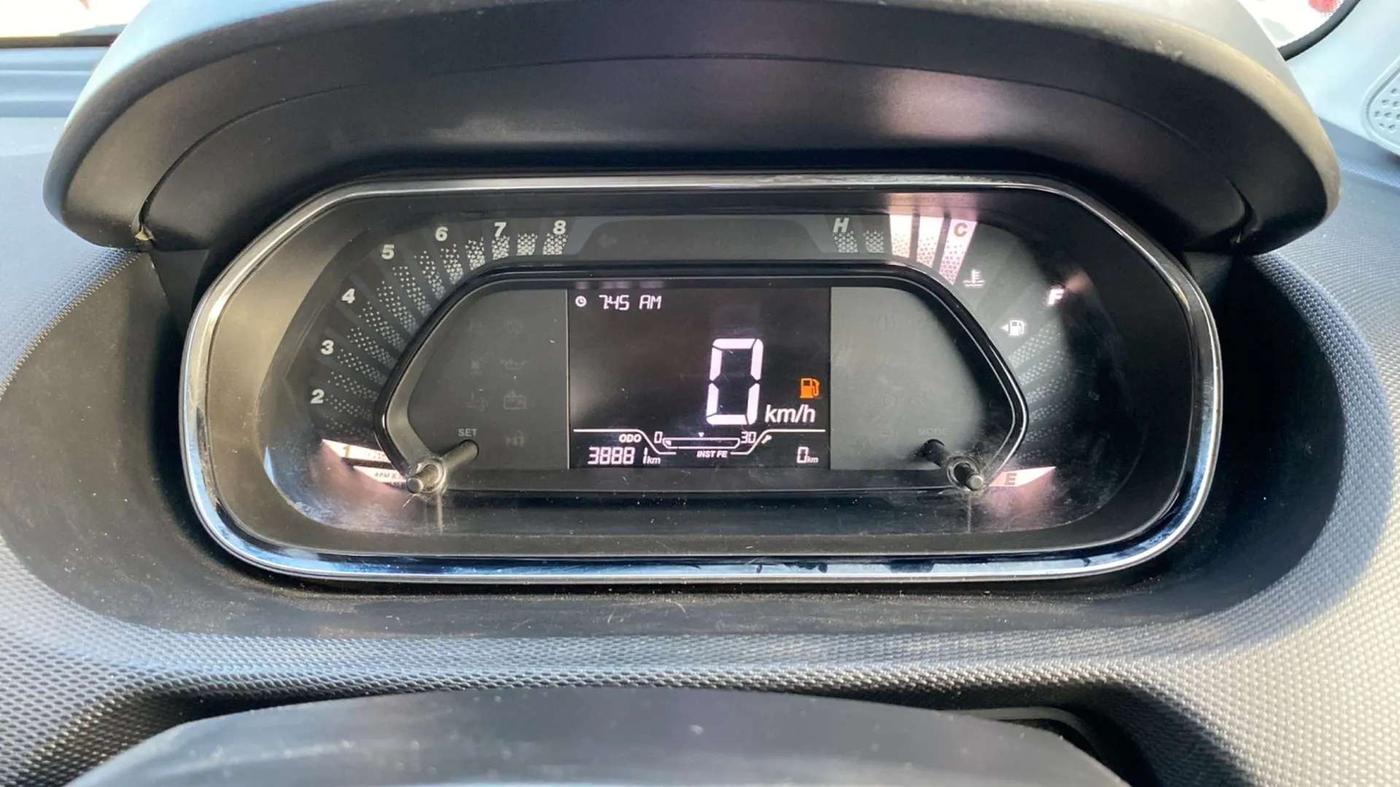 2022 Tata Tiago XT (O) PETROL, Petrol, Manual, 38,925 km, Odometer Image
