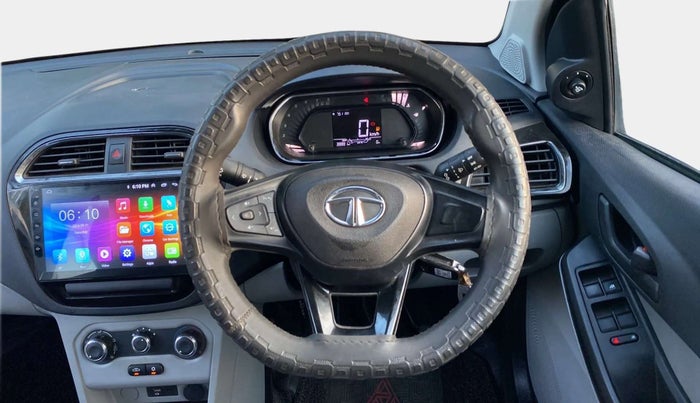 2022 Tata Tiago XT (O) PETROL, Petrol, Manual, 38,925 km, Steering Wheel Close Up