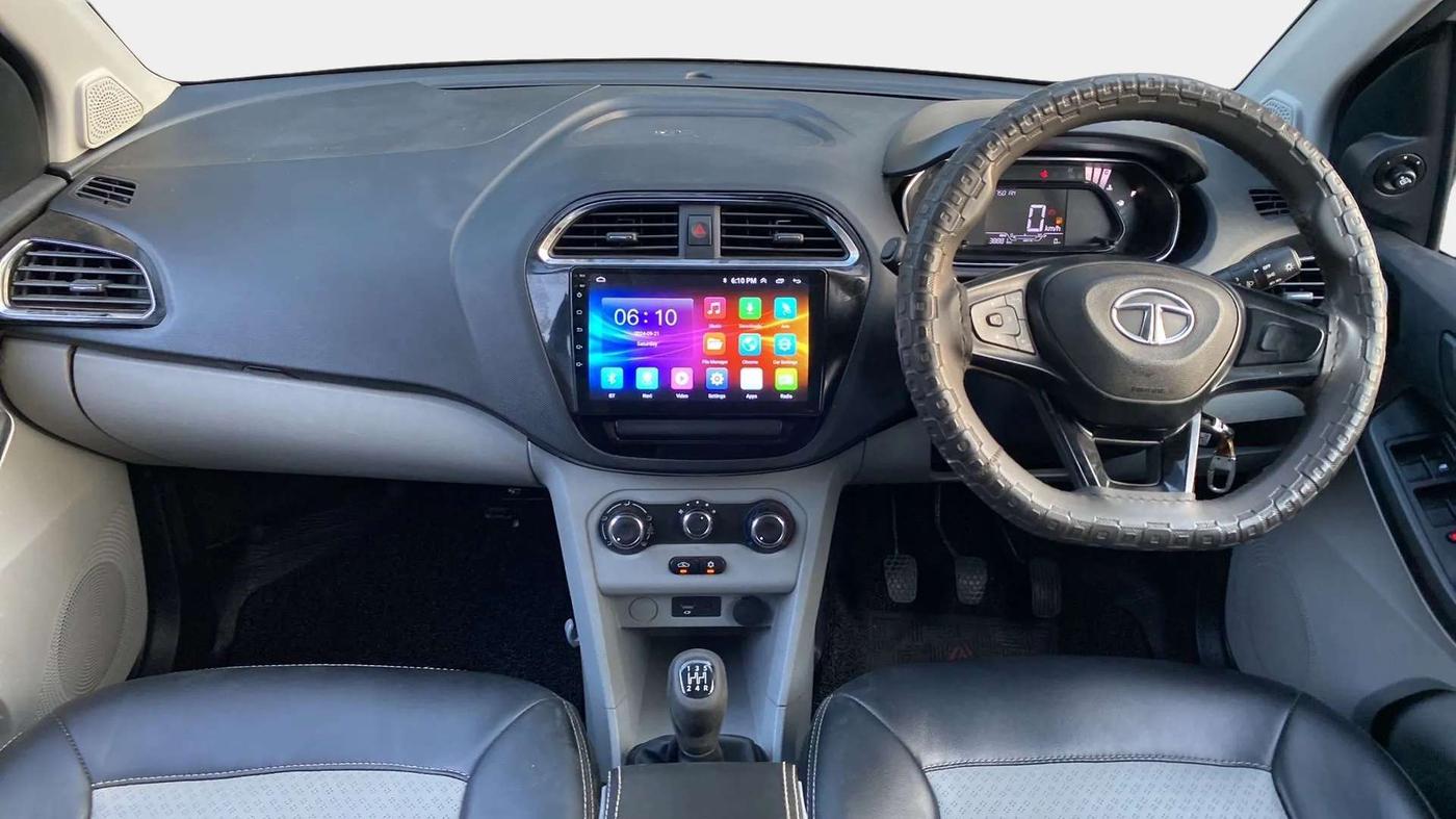 2022 Tata Tiago XT (O) PETROL, Petrol, Manual, 38,925 km, Dashboard