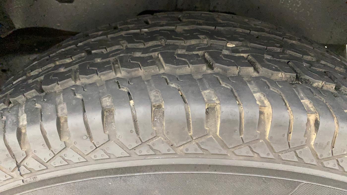 2022 Mahindra Thar LX PETROL HT 4WD AT, Petrol, Automatic, 9,553 km, Left Rear Tyre Tread