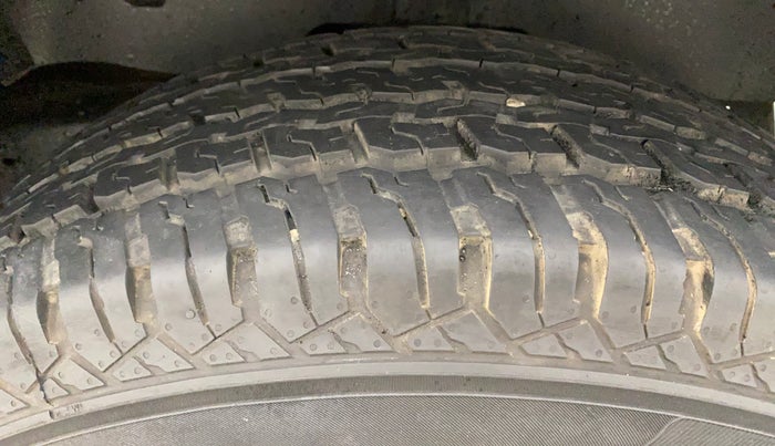 2022 Mahindra Thar LX PETROL HT 4WD AT, Petrol, Automatic, 9,553 km, Left Rear Tyre Tread