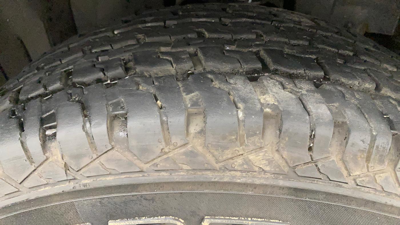 2022 Mahindra Thar LX PETROL HT 4WD AT, Petrol, Automatic, 9,553 km, Right Front Tyre Tread