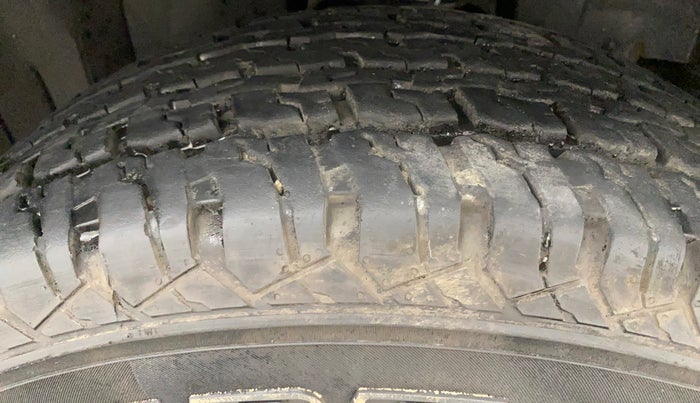 2022 Mahindra Thar LX PETROL HT 4WD AT, Petrol, Automatic, 9,553 km, Right Front Tyre Tread
