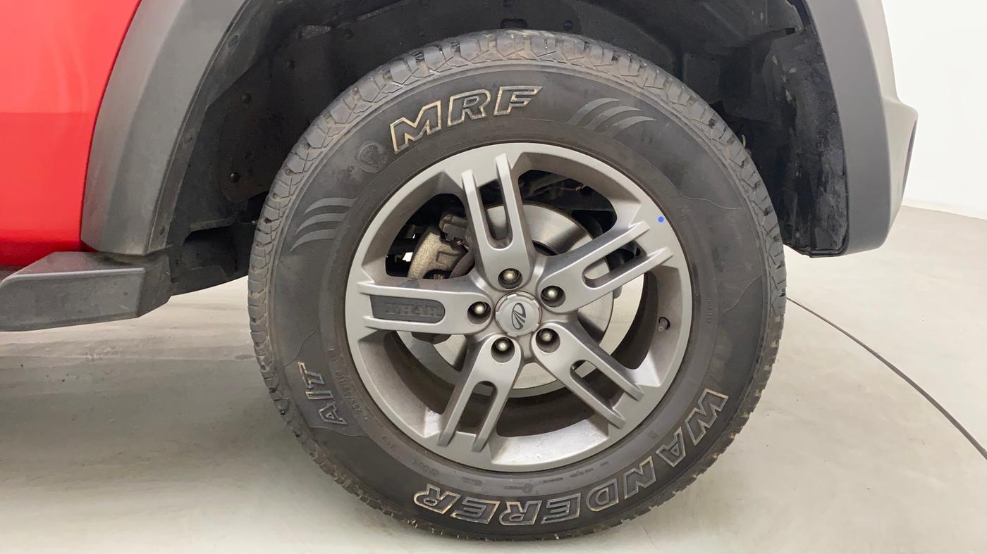 2022 Mahindra Thar LX PETROL HT 4WD AT, Petrol, Automatic, 9,553 km, Right Front Wheel