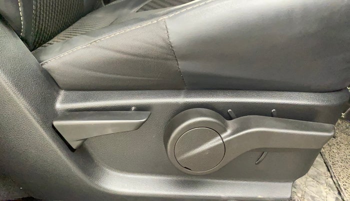 2022 Mahindra Thar LX PETROL HT 4WD AT, Petrol, Automatic, 9,553 km, Driver Side Adjustment Panel