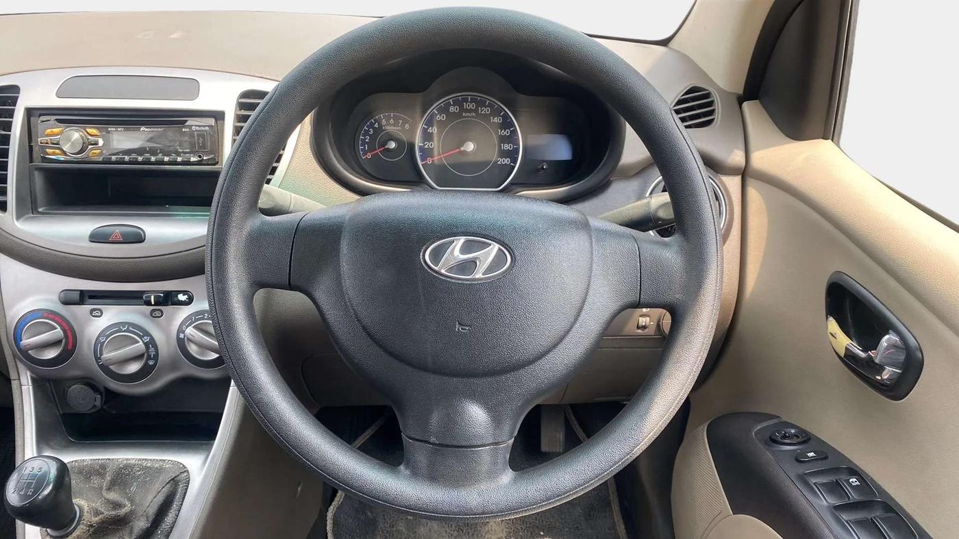 2012 Hyundai i10 MAGNA 1.2, Petrol, Manual, 33,644 km, Steering Wheel Close Up