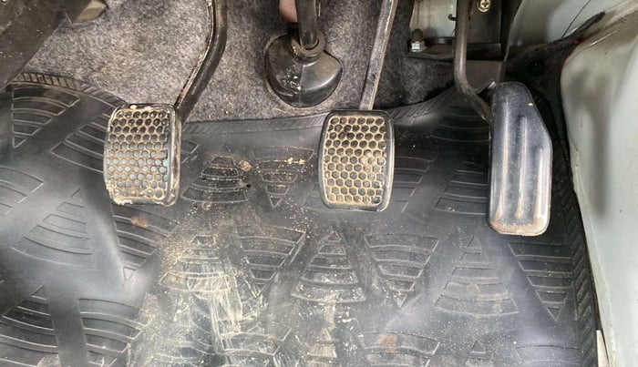 2019 Maruti Eeco 5 STR WITH A/C+HTR, Petrol, Manual, 25,564 km, Pedals