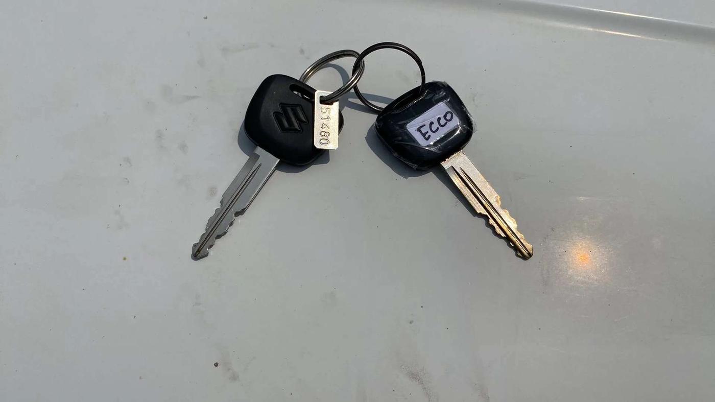 2019 Maruti Eeco 5 STR WITH A/C+HTR, Petrol, Manual, 25,564 km, Key Close Up