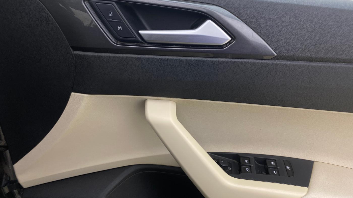 2023 Volkswagen VIRTUS GT PLUS TSI 1.5 EVO DSG, Petrol, Automatic, 51,904 km, Driver Side Door Panels Control