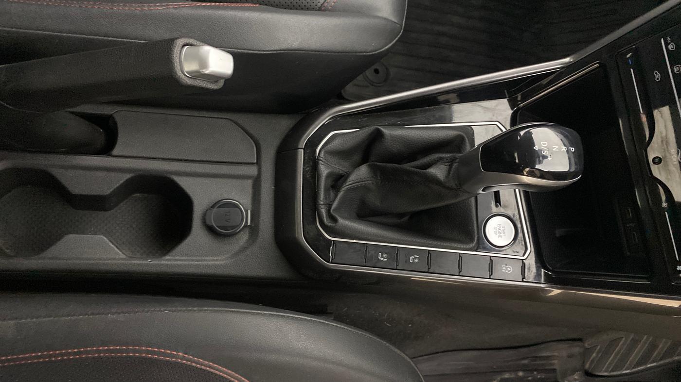 2023 Volkswagen VIRTUS GT PLUS TSI 1.5 EVO DSG, Petrol, Automatic, 51,904 km, Gear Lever