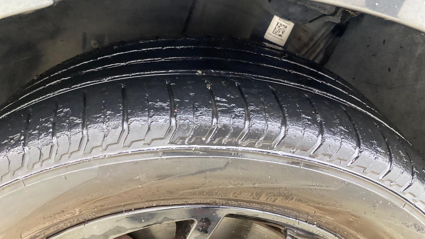 2023 Volkswagen VIRTUS GT PLUS TSI 1.5 EVO DSG, Petrol, Automatic, 51,904 km, Left Front Tyre Tread