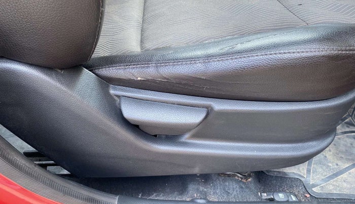 2013 Hyundai Eon ERA +, Petrol, Manual, 70,887 km, Driver Side Adjustment Panel