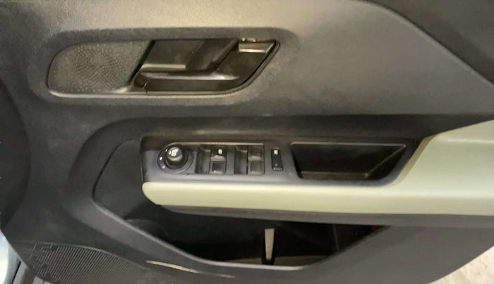2022 Tata PUNCH ADVENTURE AMT, Petrol, Automatic, 12,534 km, Driver Side Door Panels Control
