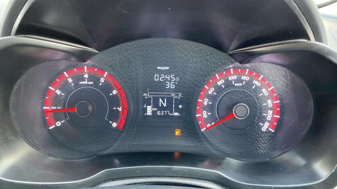 2020 Mahindra XUV300 W6 1.2 PETROL, Petrol, Manual, 16,577 km, Odometer Image