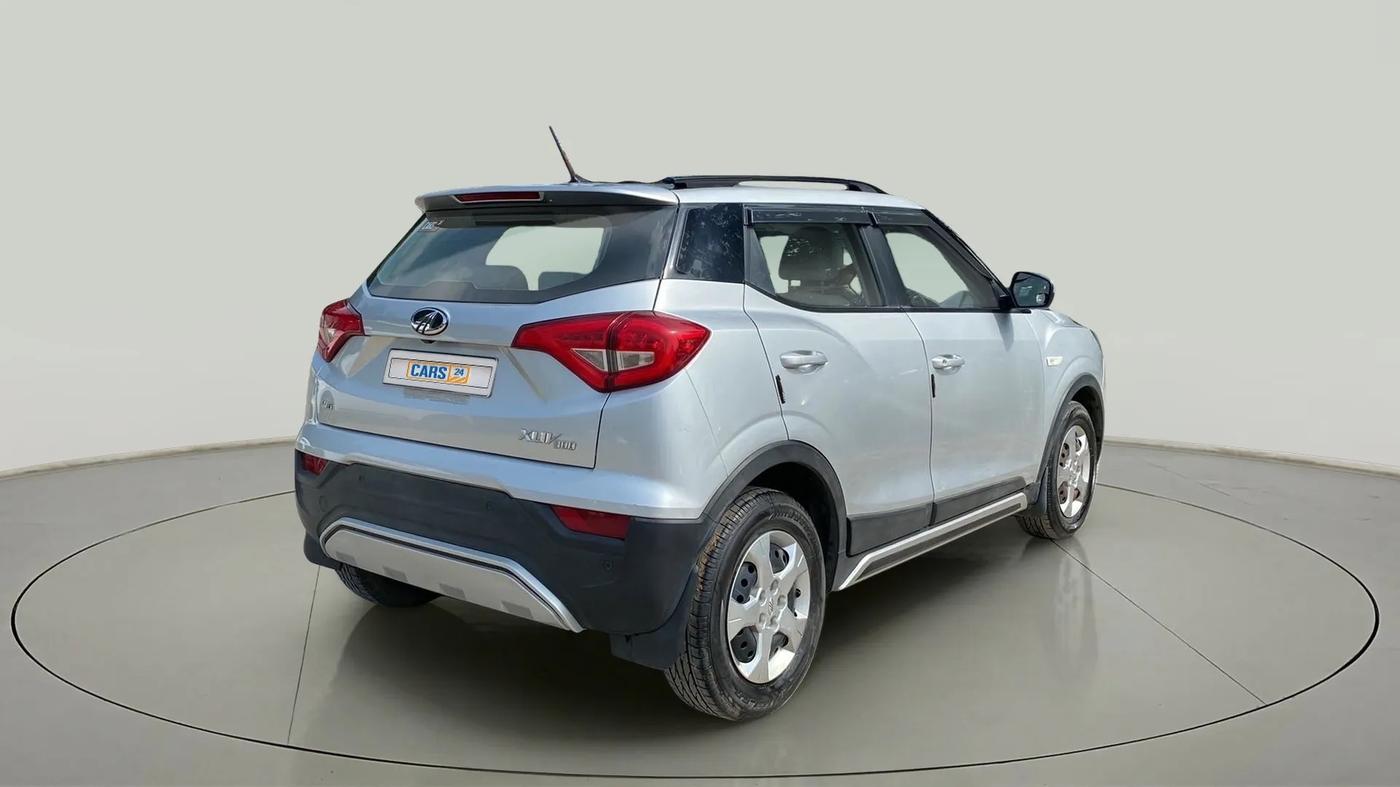 2020 Mahindra XUV300 W6 1.2 PETROL, Petrol, Manual, 16,577 km, Right Back Diagonal