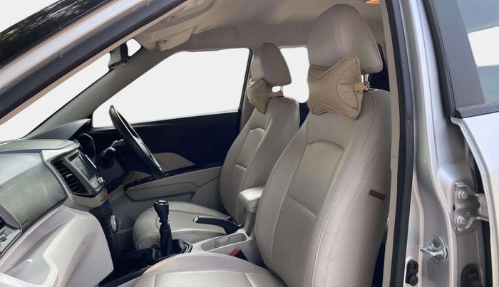 2020 Mahindra XUV300 W6 1.2 PETROL, Petrol, Manual, 16,577 km, Right Side Front Door Cabin