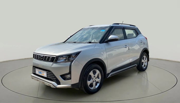 2020 Mahindra XUV300 W6 1.2 PETROL, Petrol, Manual, 16,577 km, Left Front Diagonal