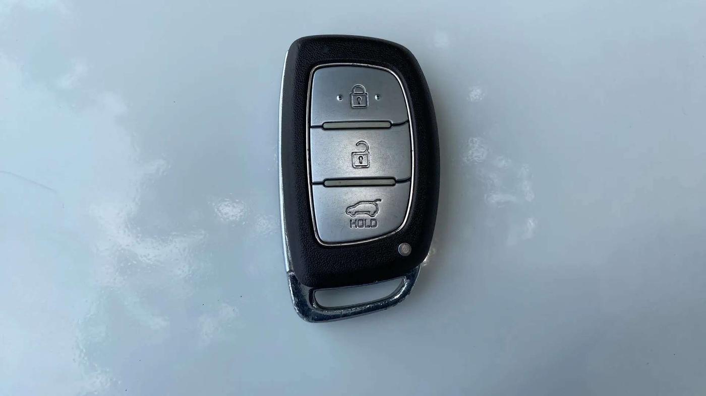 2017 Hyundai Elite i20 ASTA 1.2 (O), Petrol, Manual, 47,032 km, Key Close Up