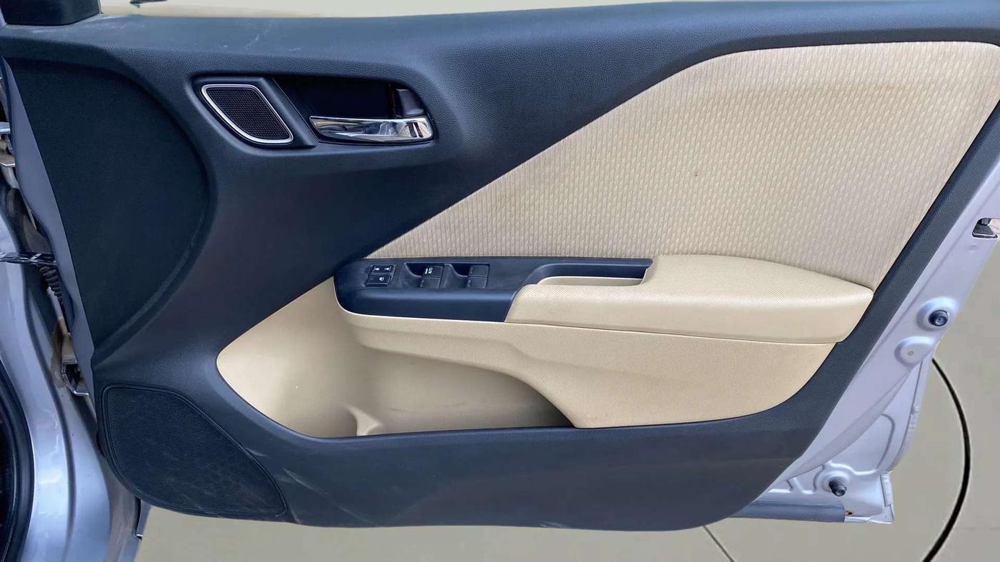 2019 Honda City 1.5L I-VTEC V MT, Petrol, Manual, 34,613 km, Driver Side Door Panels Control