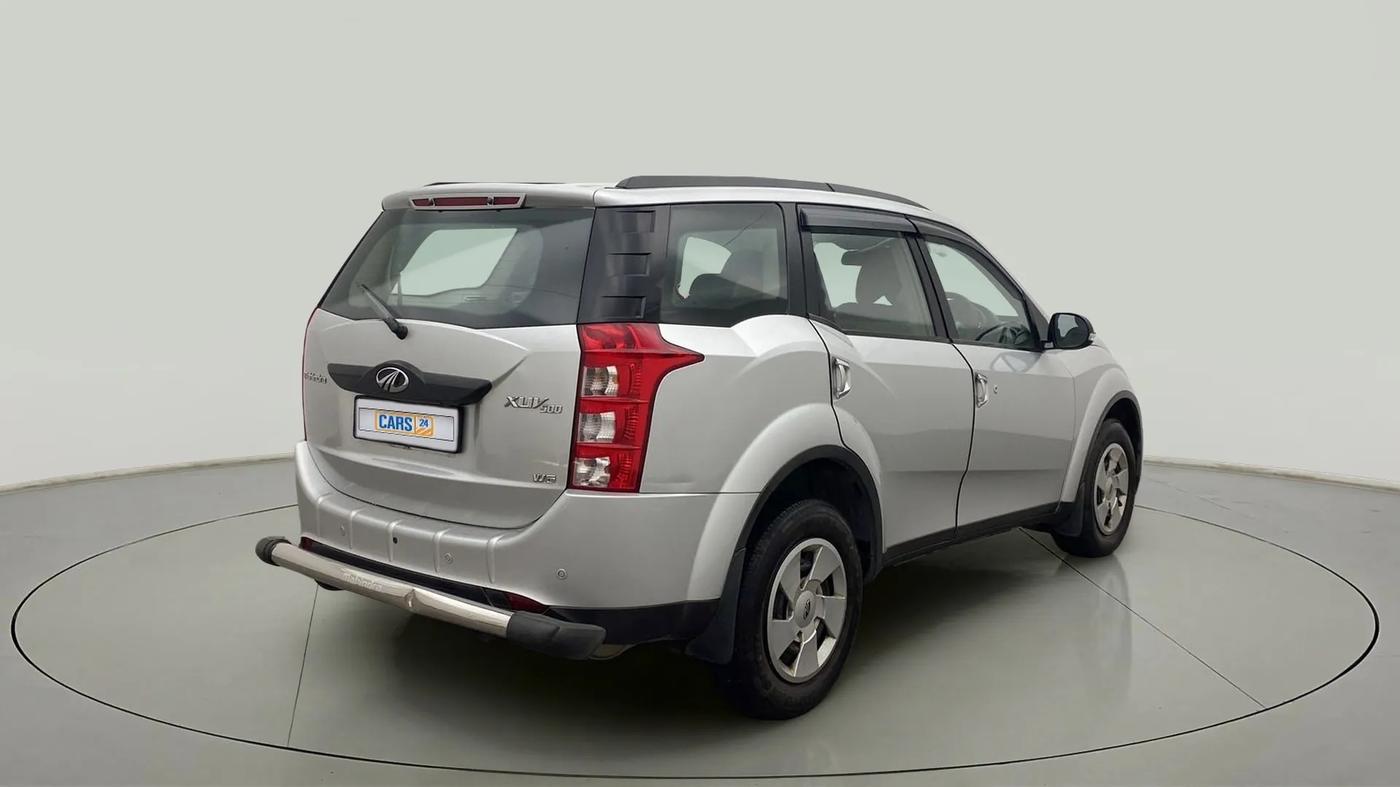 2015 Mahindra XUV500 W6, Diesel, Manual, 26,320 km, Right Back Diagonal