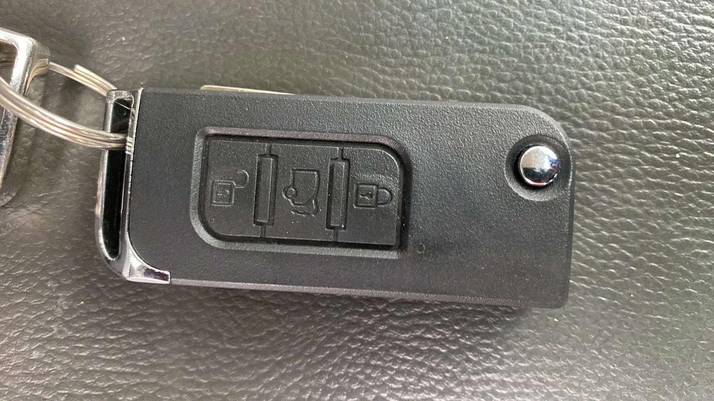 2015 Mahindra XUV500 W6, Diesel, Manual, 26,320 km, Key Close Up