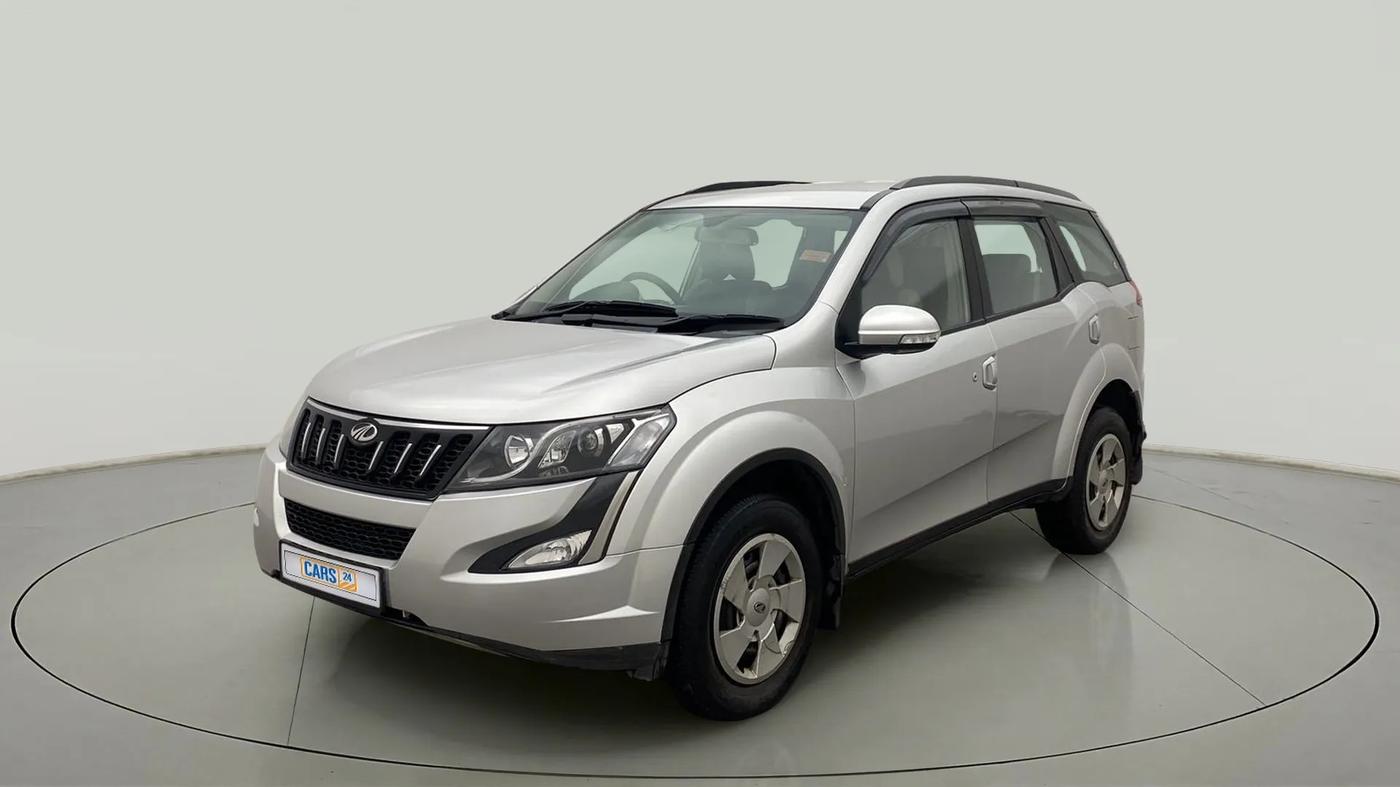 2015 Mahindra XUV500 W6, Diesel, Manual, 26,320 km, Left Front Diagonal