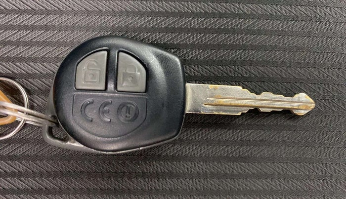 2013 Maruti Swift ZXI, Petrol, Manual, 76,893 km, Key Close Up