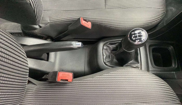 2013 Maruti Swift ZXI, Petrol, Manual, 76,893 km, Gear Lever
