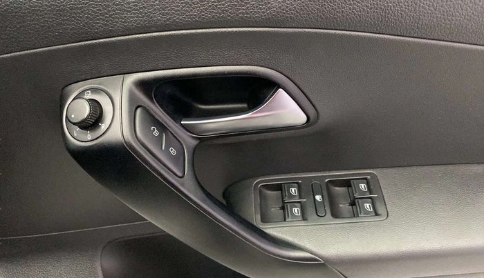 2020 Volkswagen Polo HIGHLINE PLUS 1.0, Petrol, Manual, 46,402 km, Driver Side Door Panels Control