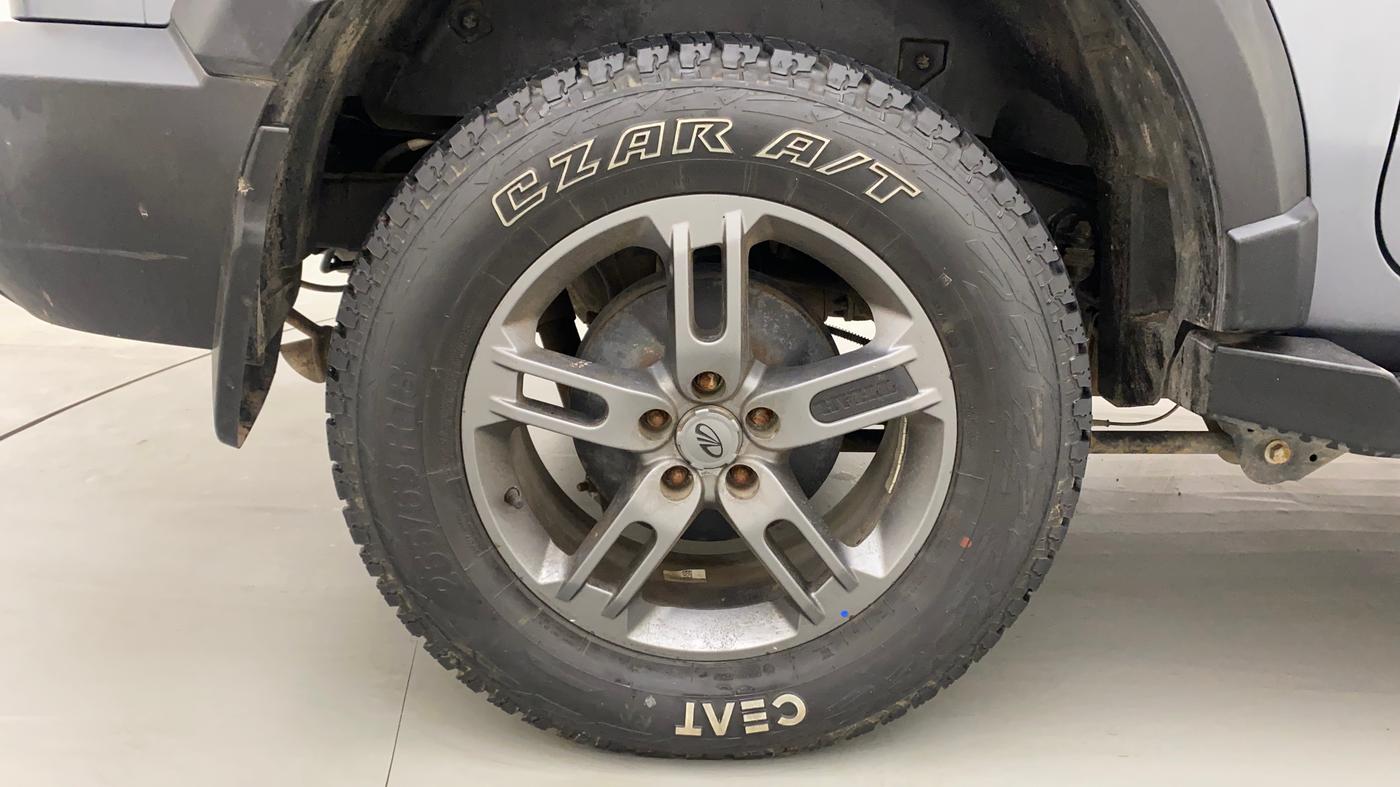 2022 Mahindra Thar LX D AT 4WD HT, Diesel, Automatic, 20,351 km, Right Rear Wheel
