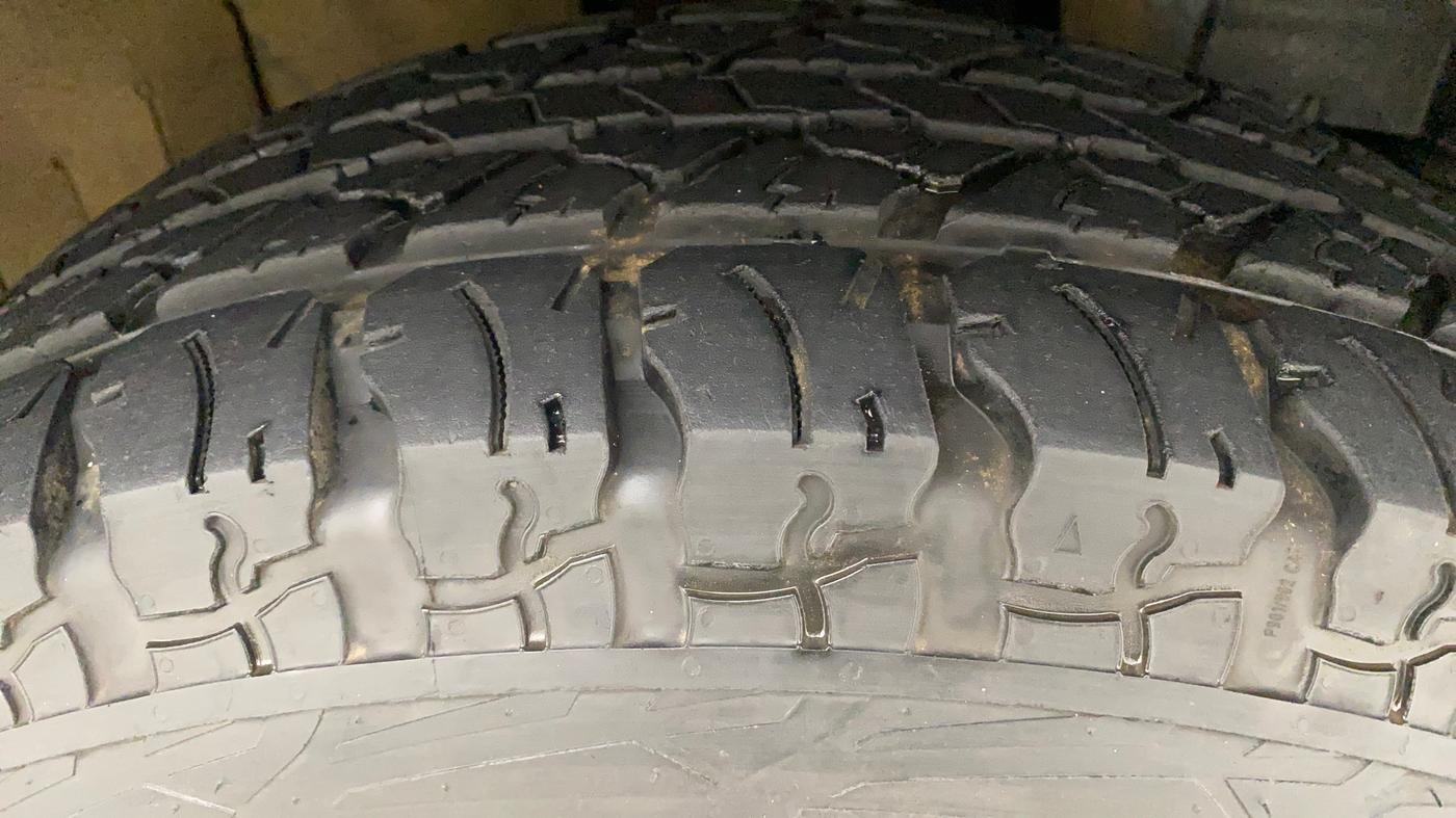 2022 Mahindra Thar LX D AT 4WD HT, Diesel, Automatic, 20,351 km, Right Front Tyre Tread