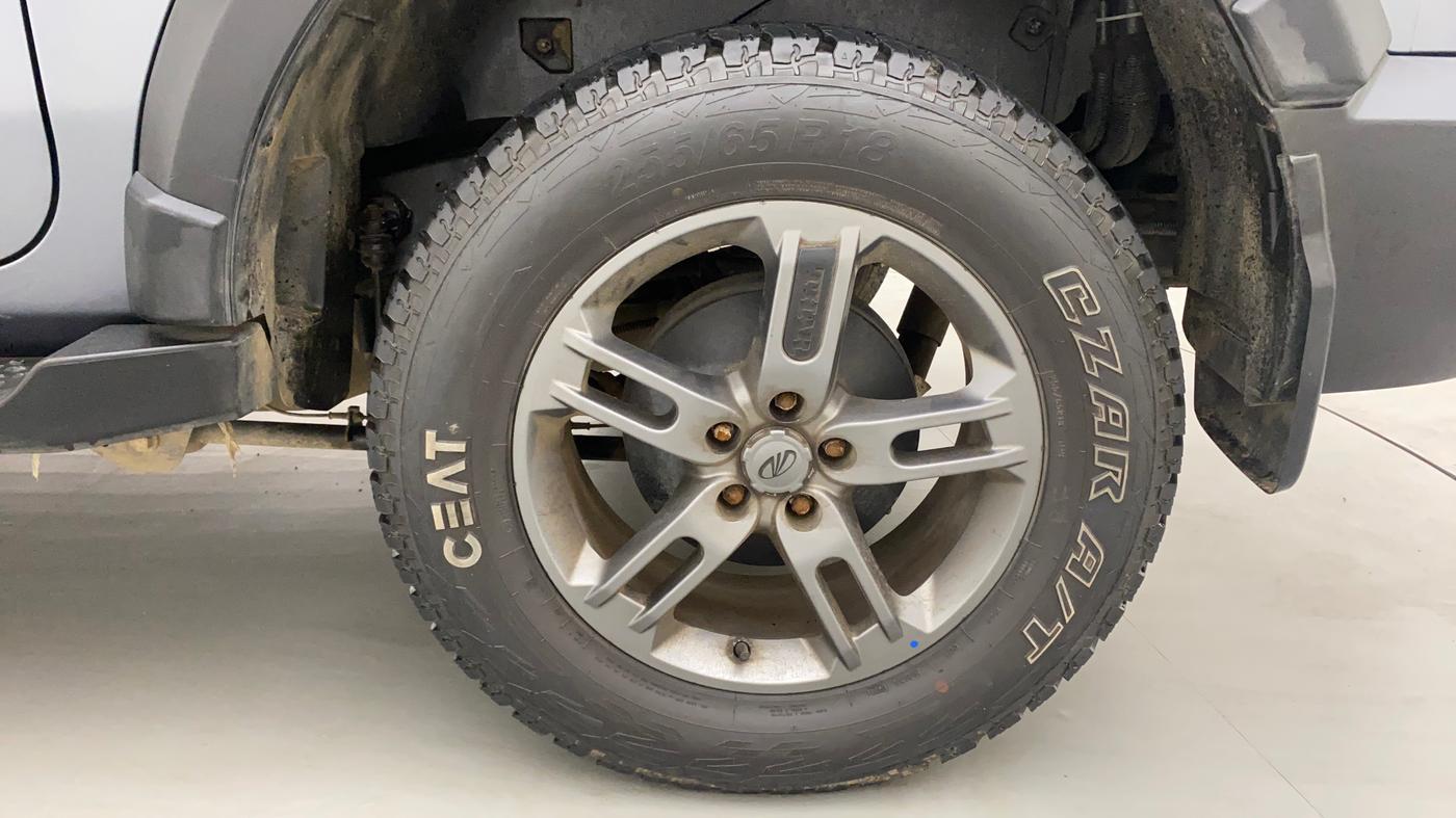 2022 Mahindra Thar LX D AT 4WD HT, Diesel, Automatic, 20,351 km, Left Rear Wheel