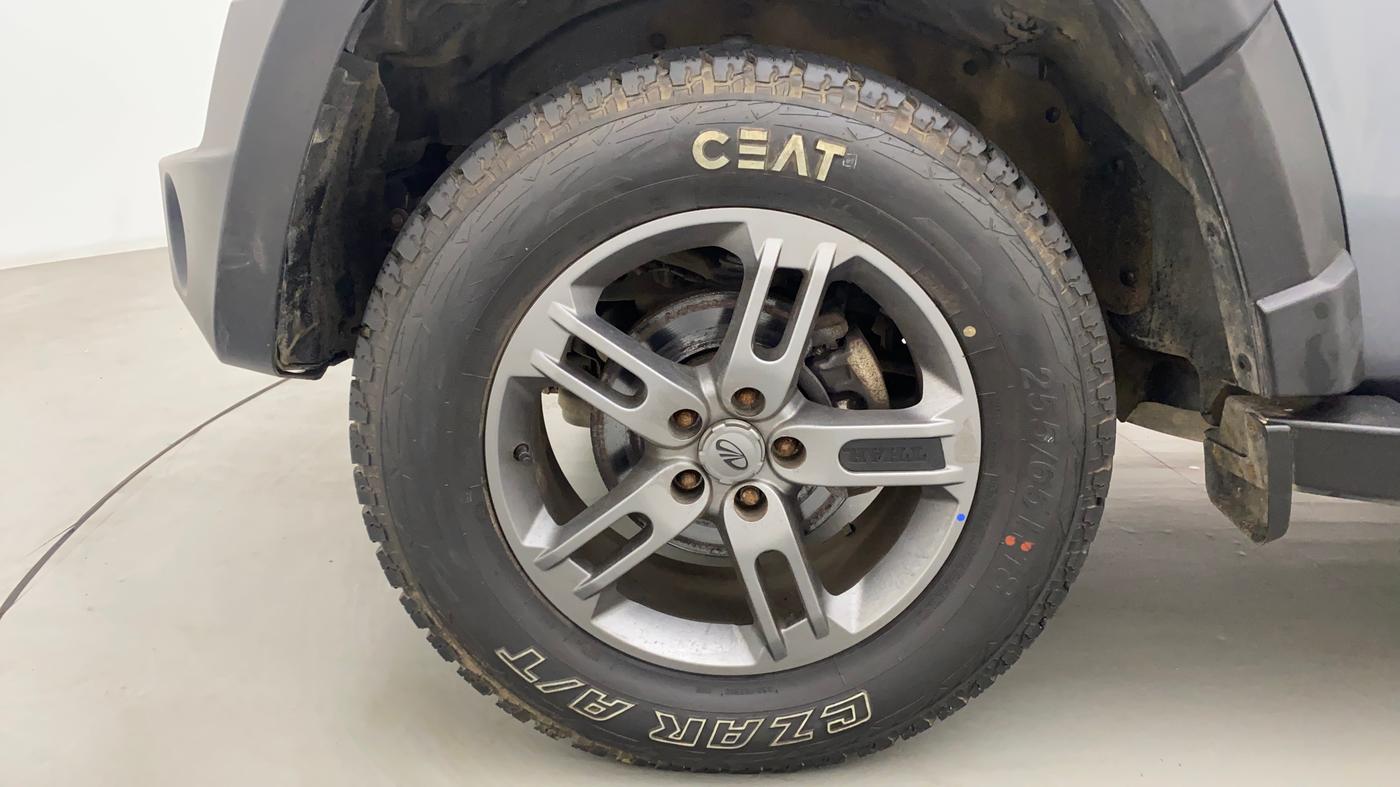 2022 Mahindra Thar LX D AT 4WD HT, Diesel, Automatic, 20,351 km, Left Front Wheel