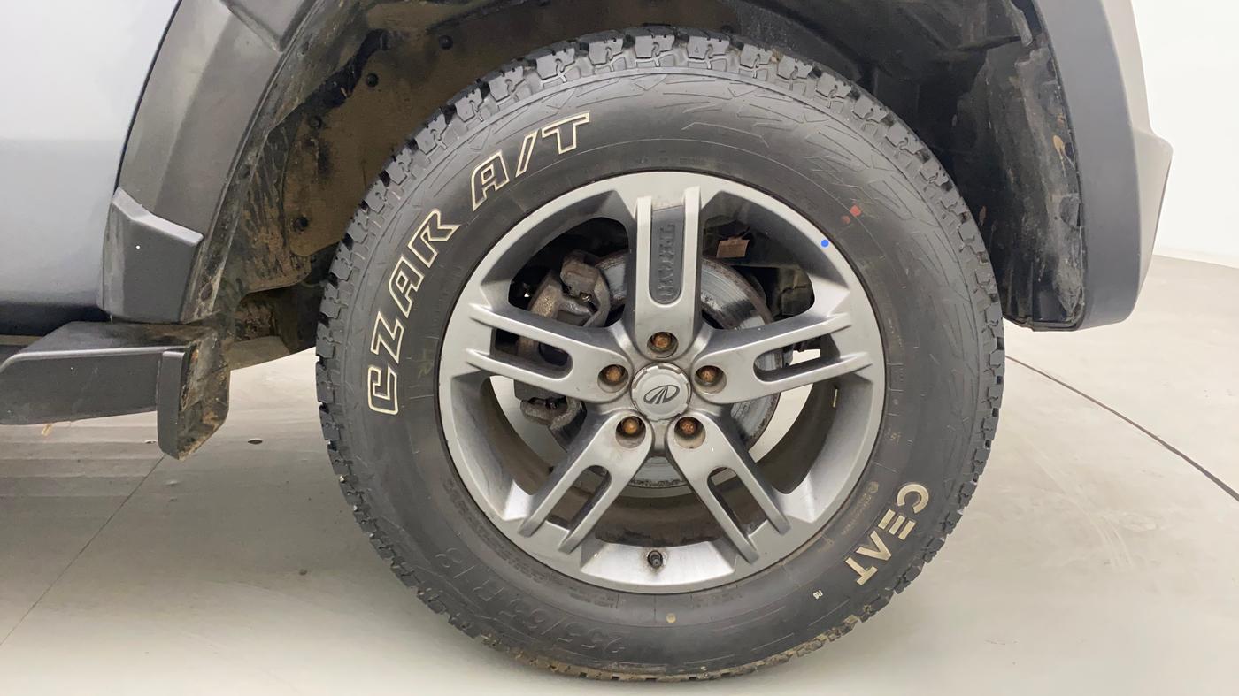 2022 Mahindra Thar LX D AT 4WD HT, Diesel, Automatic, 20,351 km, Right Front Wheel