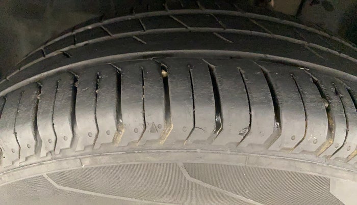 2022 Tata PUNCH ACCOMPLISHED MT, Petrol, Manual, 17,161 km, Left Front Tyre Tread