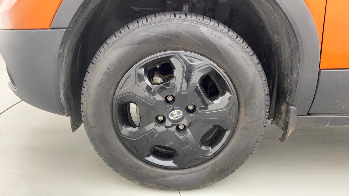 2022 Tata PUNCH ACCOMPLISHED MT, Petrol, Manual, 17,161 km, Left Front Wheel