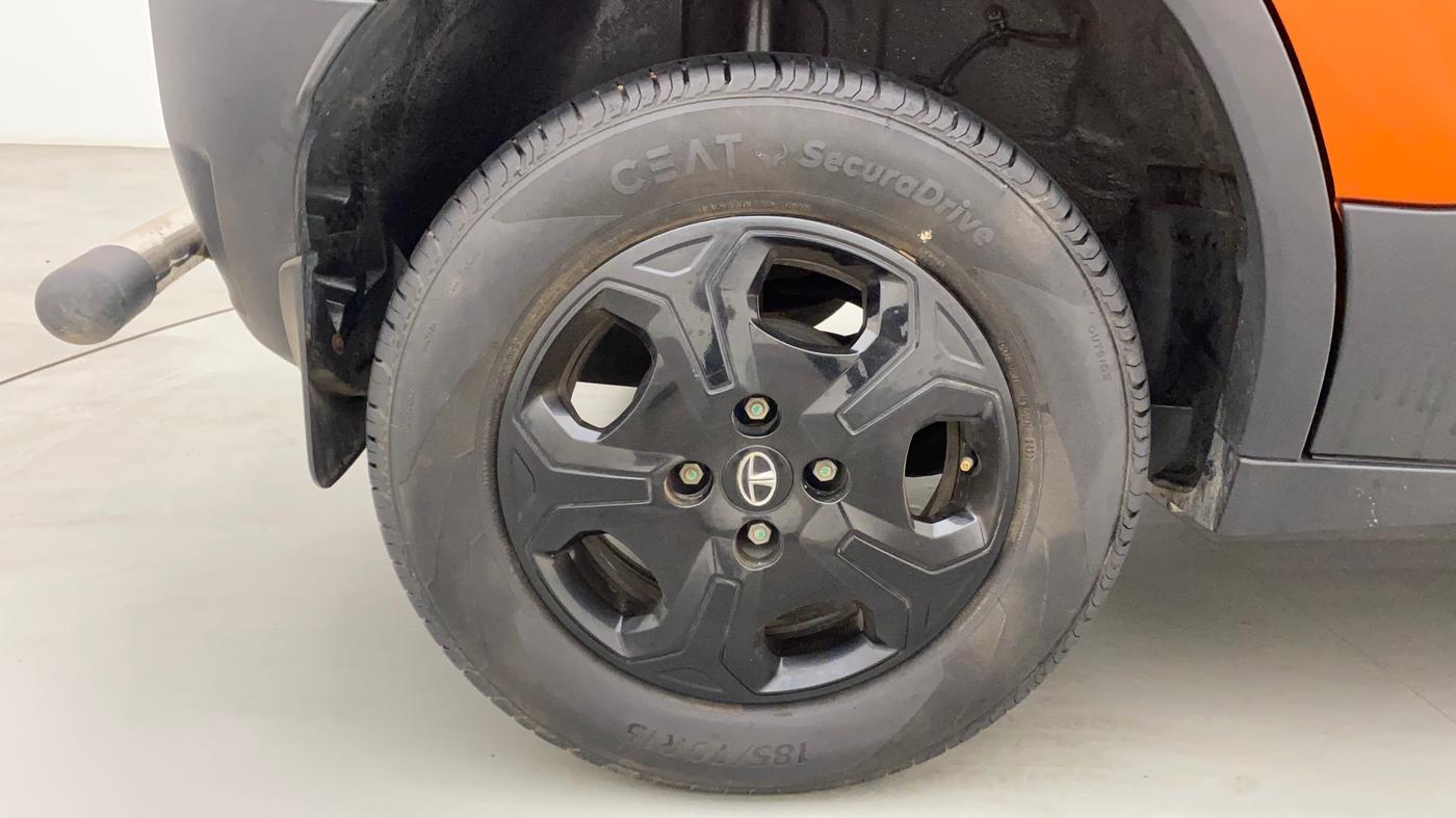 2022 Tata PUNCH ACCOMPLISHED MT, Petrol, Manual, 17,161 km, Right Rear Wheel