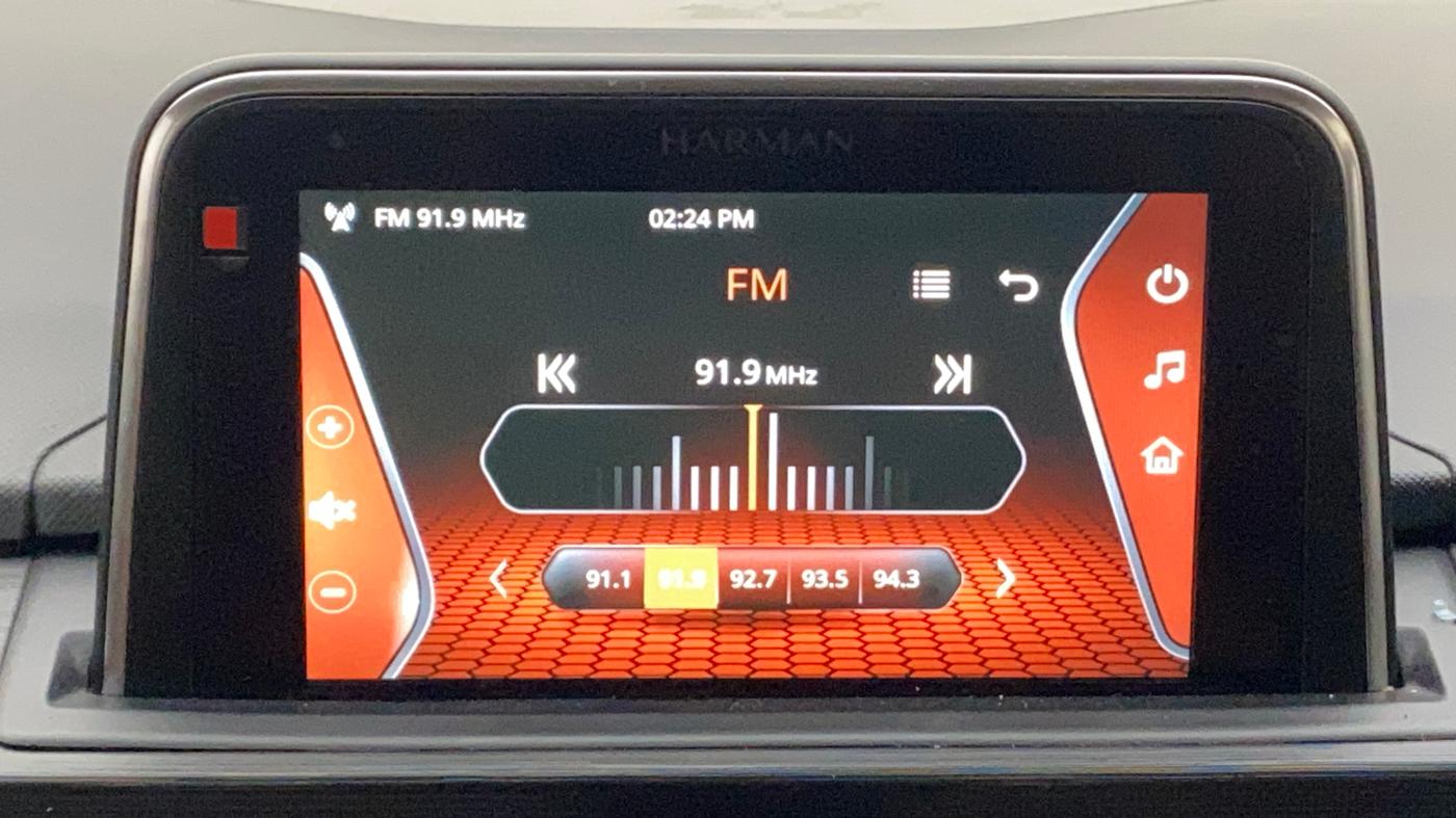 2022 Tata PUNCH ACCOMPLISHED MT, Petrol, Manual, 17,161 km, Infotainment System