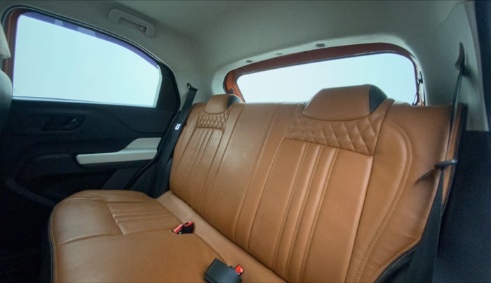 2022 Tata PUNCH ACCOMPLISHED MT, Petrol, Manual, 17,161 km, Right Side Rear Door Cabin