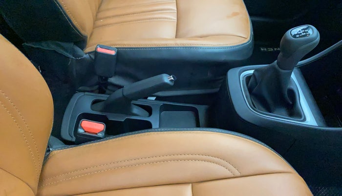 2022 Tata PUNCH ACCOMPLISHED MT, Petrol, Manual, 17,161 km, Gear Lever