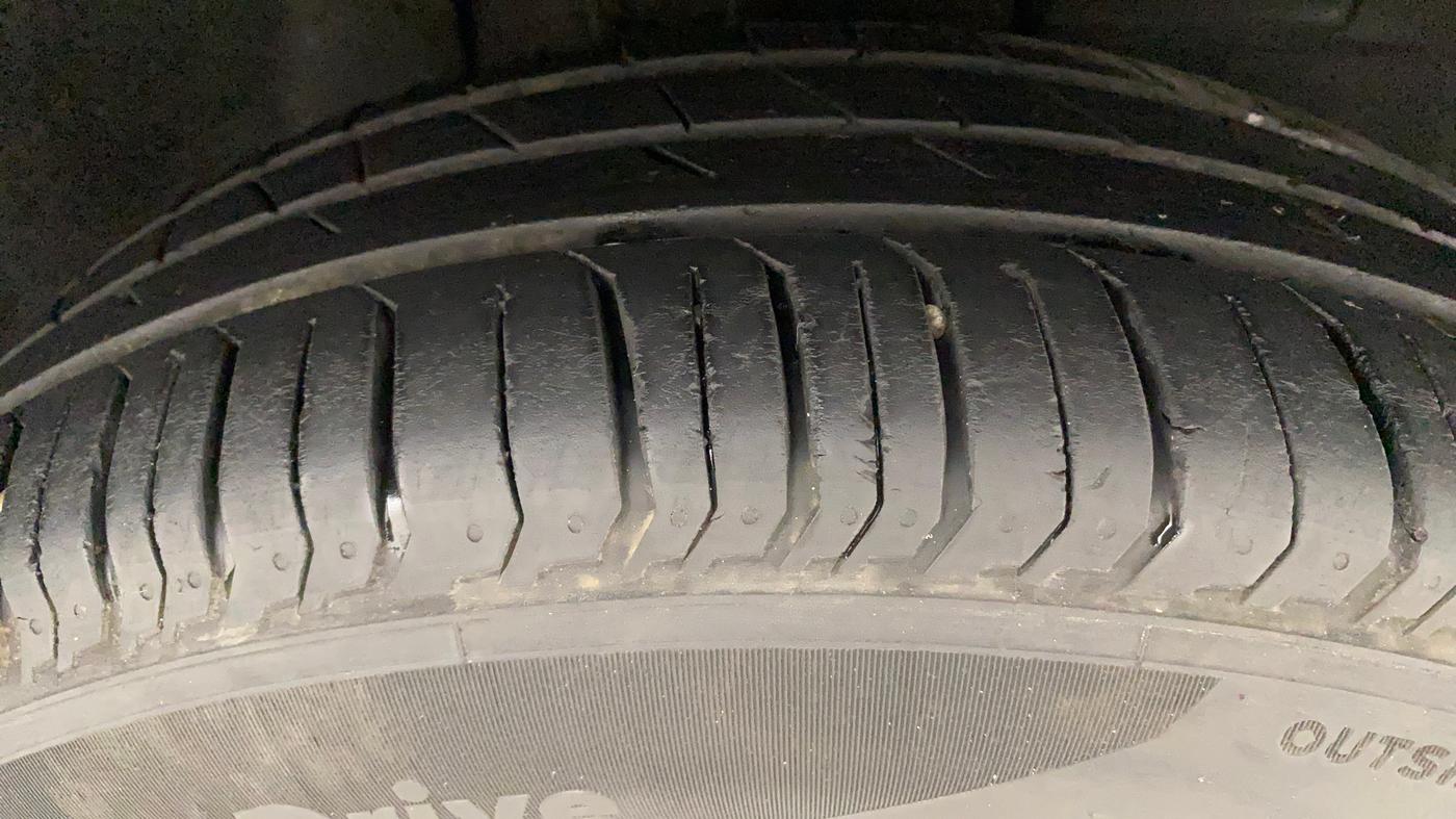2022 Tata PUNCH ACCOMPLISHED MT, Petrol, Manual, 17,161 km, Right Front Tyre Tread