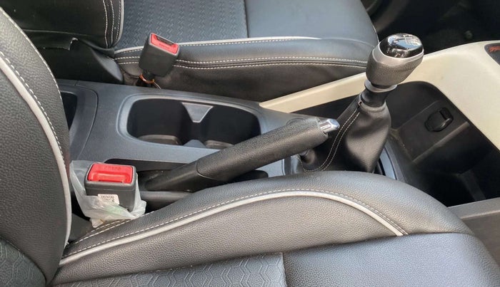 2022 Nissan MAGNITE XE, Petrol, Manual, 6,782 km, Gear Lever